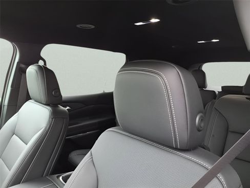 New 2026 Chevrolet Traverse LT w/ Midnight/Sport Edition image 17