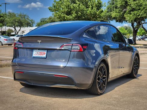 Used 2023 Tesla Model Y Performance AWD/4WD image 6