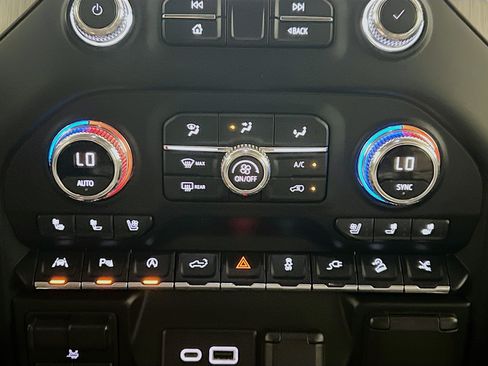 Used 2020 GMC Sierra 1500 Denali w/ Denali Ultimate Package AWD/4WD image 12