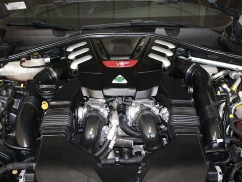 Used 2018 Alfa Romeo Giulia Quadrifoglio w/ Driver Assist Dynamic Package image 21