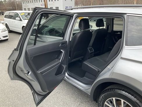 Used 2020 Volkswagen Tiguan SE w/ Panoramic Sunroof Package image 14