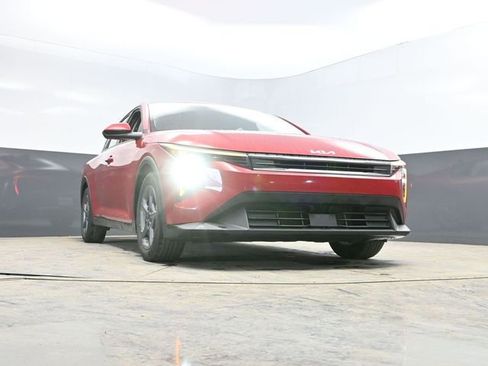 Used 2025 Kia K4 LXS image 39