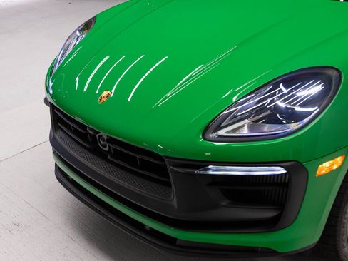 New 2026 Porsche Macan GTS image 33