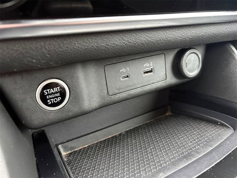 Used 2023 Nissan Rogue S image 12