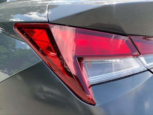 Used 2023 Hyundai Elantra SEL w/ Convenience Package FWD image 30