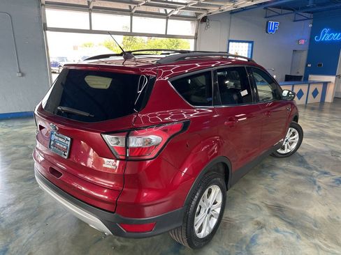 Used 2018 Ford Escape SE AWD/4WD image 3