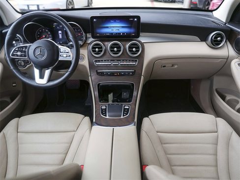 Used 2020 Mercedes-Benz GLC 300 image 31