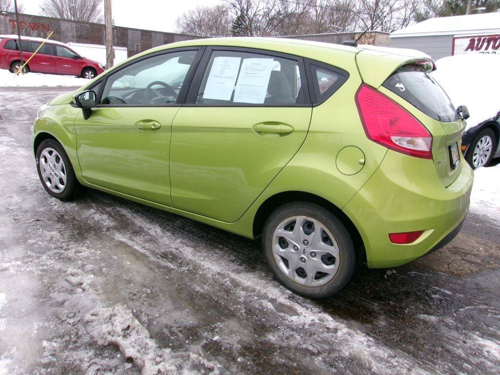 Used 2012 Ford Fiesta SE FWD image 3
