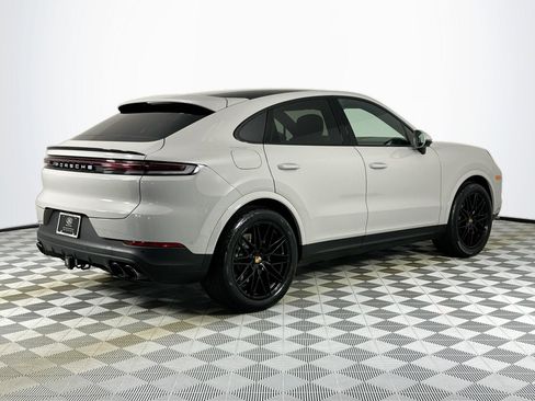 Used 2024 Porsche Cayenne Coupe image 5