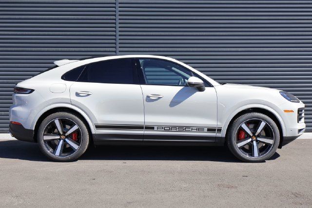 Used 2026 Porsche Cayenne S AWD/4WD image 8
