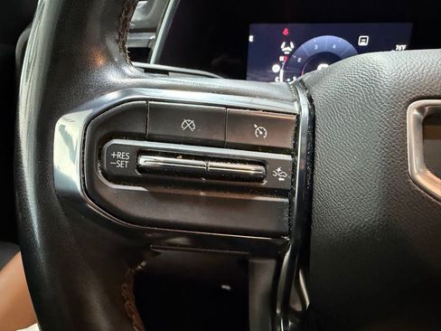 Used 2023 GMC Canyon AT4 w/ AT4 Premium Package image 15