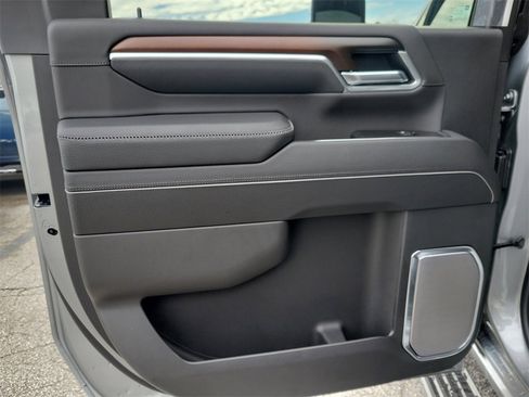 New 2026 GMC Sierra 2500 Denali w/ Denali Reserve Package image 12