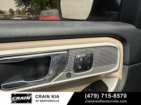 Used 2021 Ford Explorer Limited w/ Equipment Group 301A RWD image 17