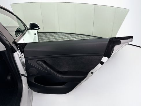 Used 2022 Tesla Model 3 image 29