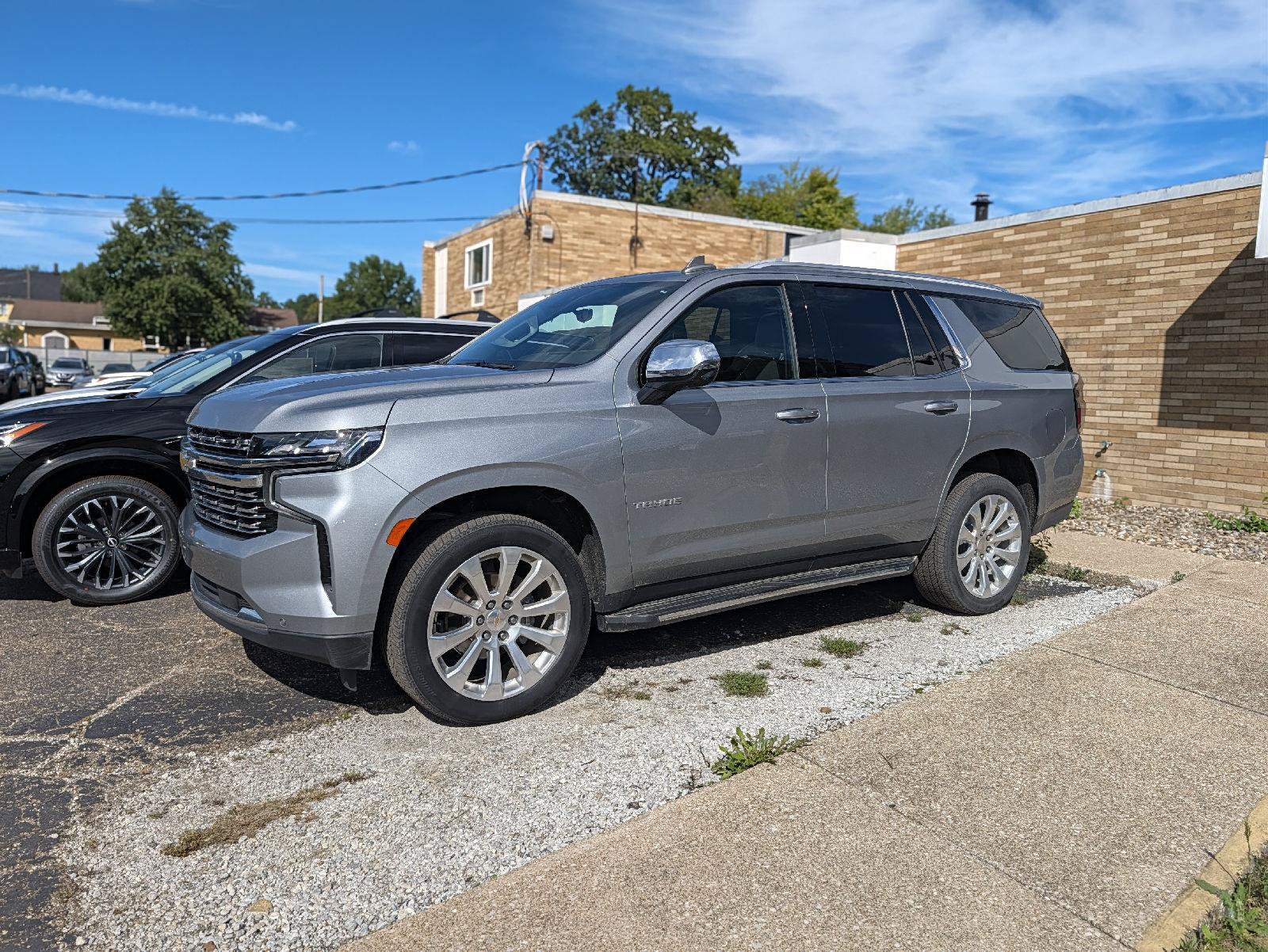 Used 2024 Chevrolet Tahoe Premier w/ Premium Package AWD/4WD image 6