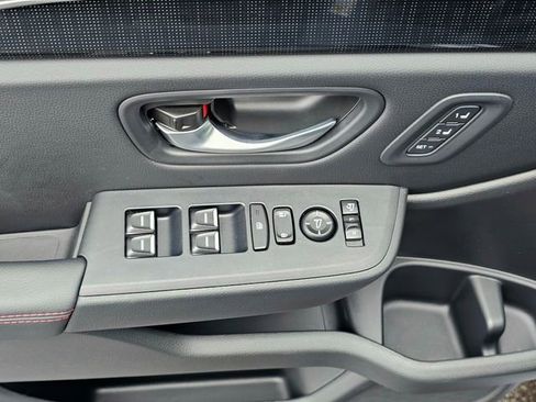 Used 2025 Honda Pilot Black Edition image 22