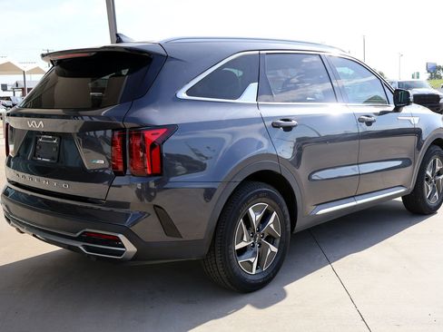 Used 2022 Kia Sorento S FWD image 6