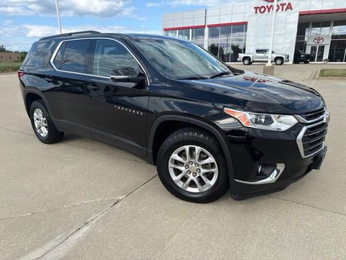 Used 2020 Chevrolet Traverse LT AWD/4WD image 2
