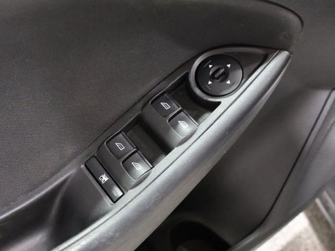 Used 2018 Ford Focus SE w/ Cold Weather Package image 14