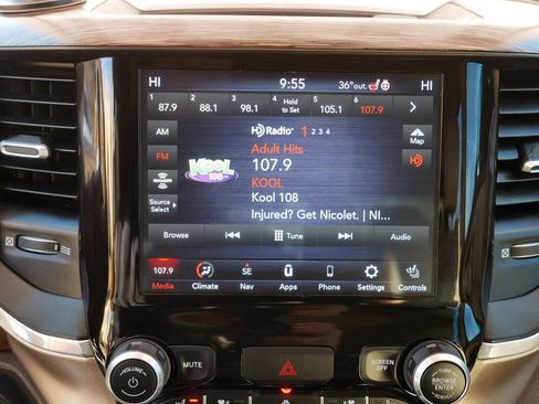 Used 2019 RAM 1500 Laramie image 22