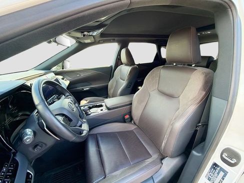 Used 2025 Lexus RX 450h AWD w/ Convenience Package image 11