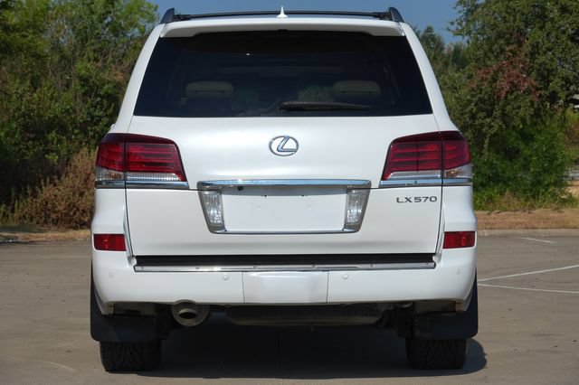 Used 2013 Lexus LX 570 4WD w/ Luxury Pkg w/Pre-crash image 11