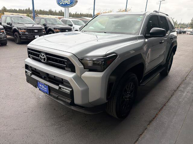 Used 2025 Toyota 4Runner SR5 AWD/4WD image 3