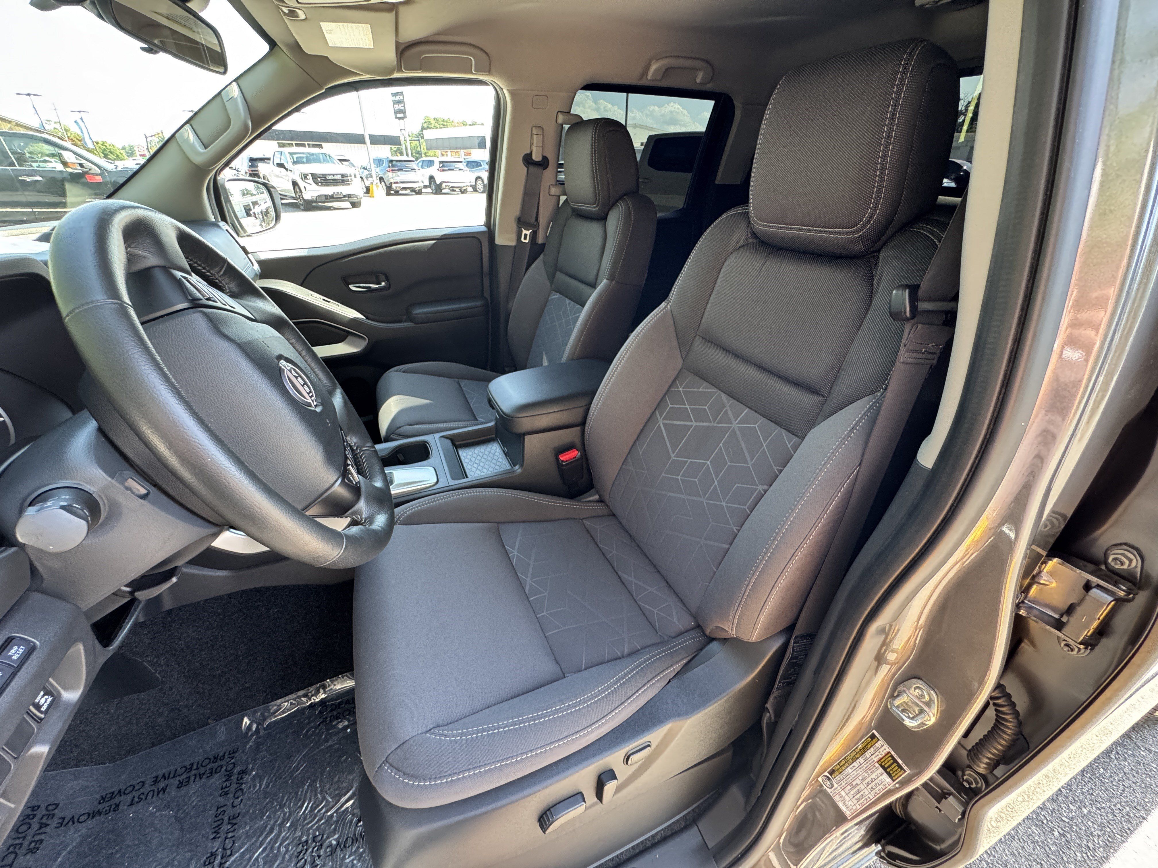 Used 2025 Nissan Frontier SV w/ SV Convenience Package AWD/4WD image 15