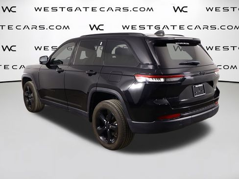 Used 2025 Jeep Grand Cherokee Altitude RWD image 46
