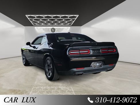 Used 2020 Dodge Challenger SXT image 3