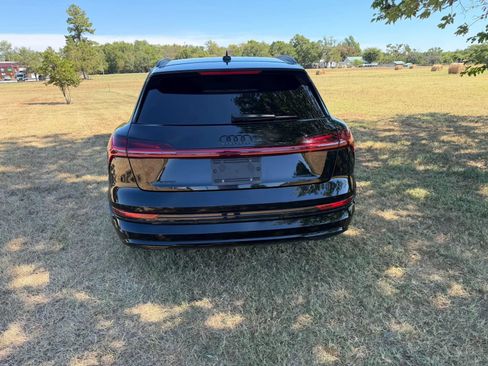 Used 2022 Audi e-tron Premium Plus AWD/4WD image 4