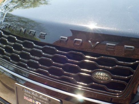 Used 2018 Land Rover Range Rover Sport HSE image 15