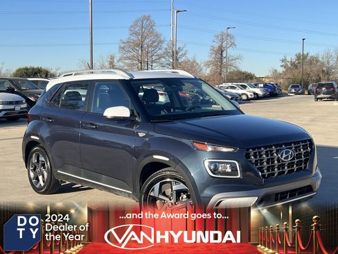 Used 2025 Hyundai Venue Limited image 1