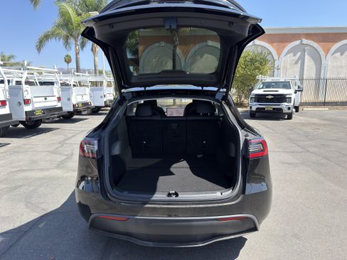 Used 2022 Tesla Model Y Performance AWD/4WD image 14