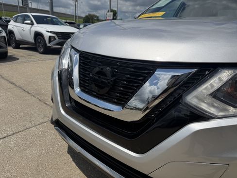 Used 2019 Nissan Rogue SV AWD/4WD image 19