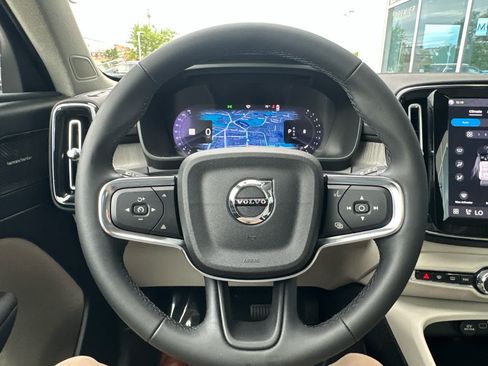 Used 2023 Volvo XC40 B5 Ultimate w/ Protection Package Premier AWD/4WD image 15