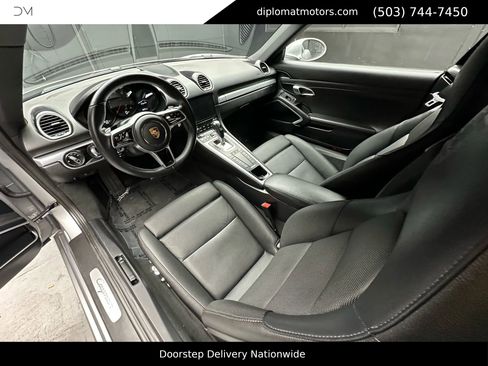 Used 2024 Porsche 718 Cayman w/ Premium Package image 17