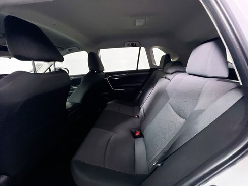 Used 2025 Toyota RAV4 XLE AWD/4WD image 30