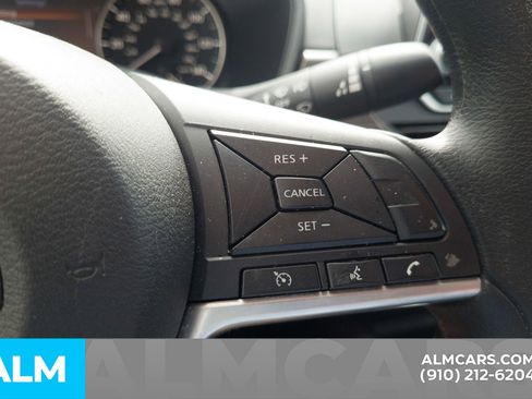 Used 2025 Nissan Altima 2.5 SV FWD image 13
