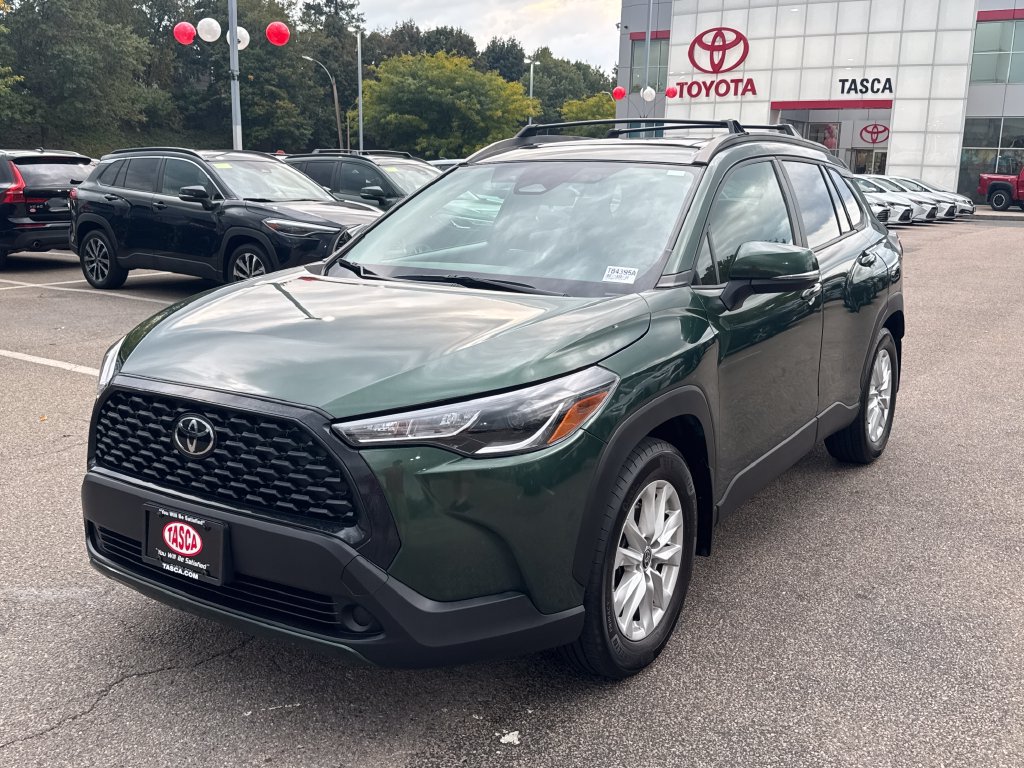 Used 2024 Toyota Corolla Cross LE w/ Moonroof Package AWD/4WD image 3