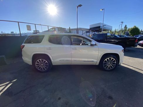 Used 2022 GMC Acadia Denali w/ Denali Ultimate Package AWD/4WD image 7