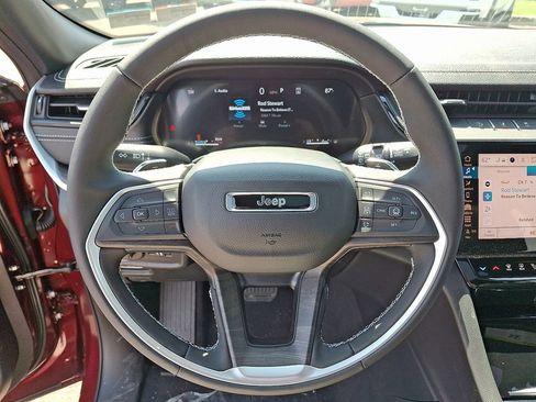 New 2026 Jeep Grand Cherokee Altitude AWD/4WD image 16