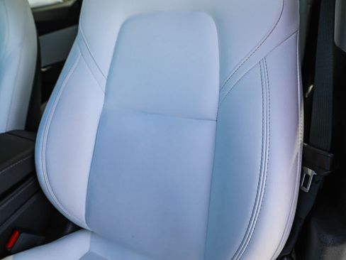 Used 2021 Tesla Model Y Long Range AWD/4WD image 23