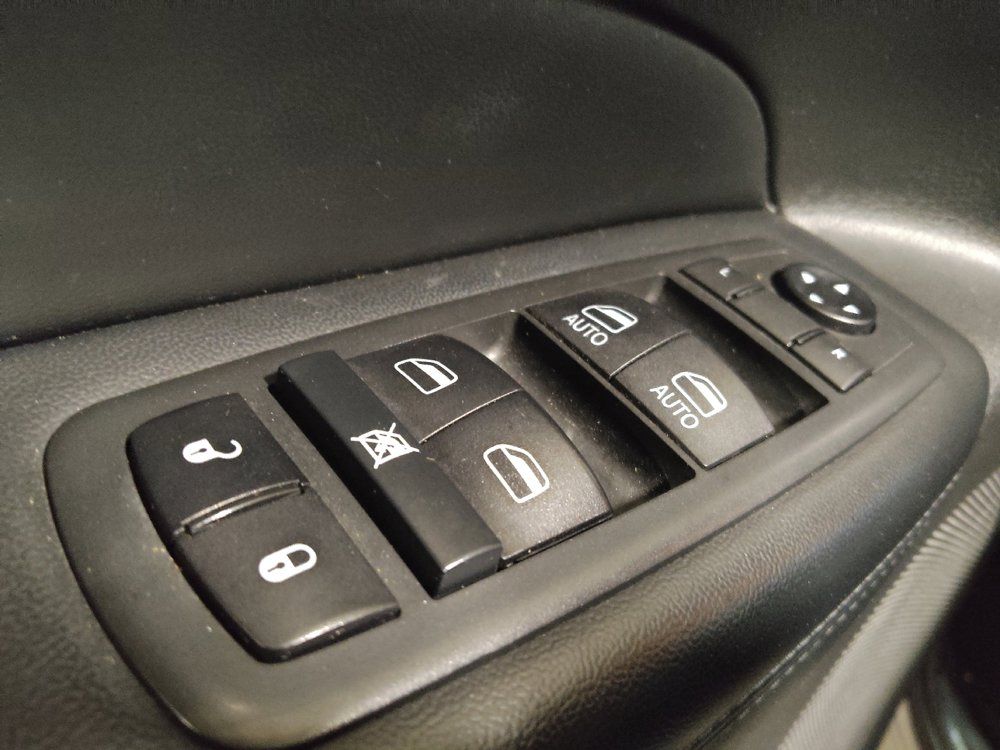 Used 2020 Jeep Grand Cherokee Limited RWD image 27