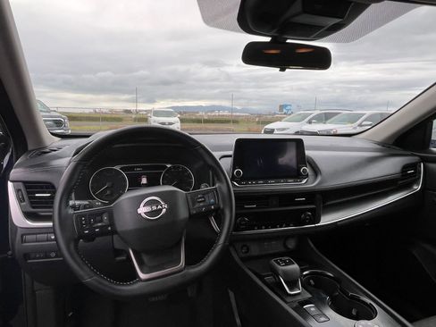 Used 2025 Nissan Rogue SV AWD/4WD image 34