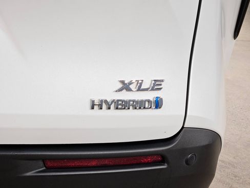 Used 2022 Toyota Sienna XLE FWD image 37