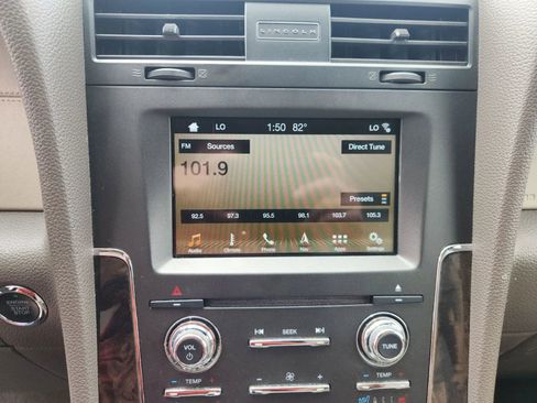 Used 2017 Lincoln Navigator L Select RWD image 16