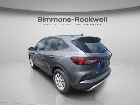 Used 2025 Ford Escape Active AWD/4WD image 2