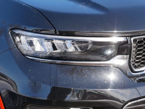 Used 2022 Jeep Grand Cherokee Overland w/ Luxury Tech Group IV image 16