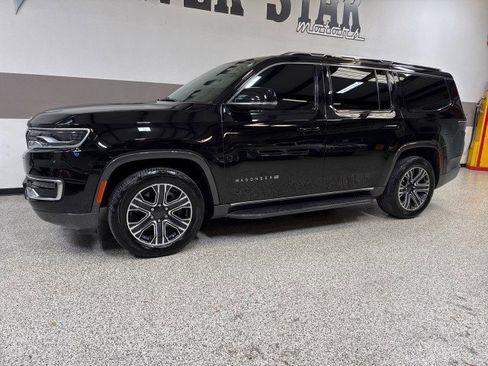 Used 2022 Jeep Wagoneer Series III w/ Rear Seat Video Group 1 image 4